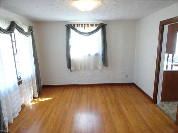 3rd image of 215 Donner Ave NW