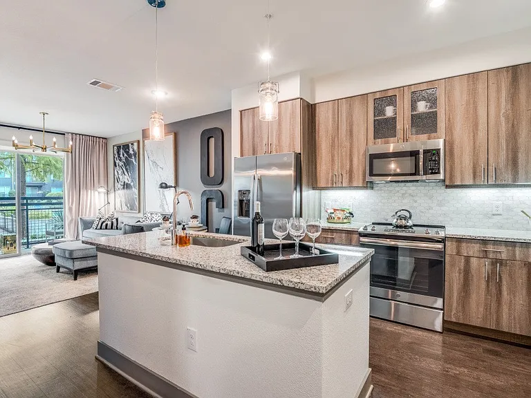 LTD West Commerce — Photo 2
