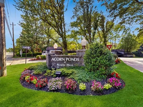 14 Acorn Ponds Drive #14, Roslyn, NY 11576