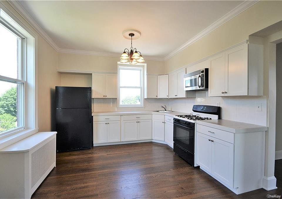 1st image of 57 Farquhar Ave