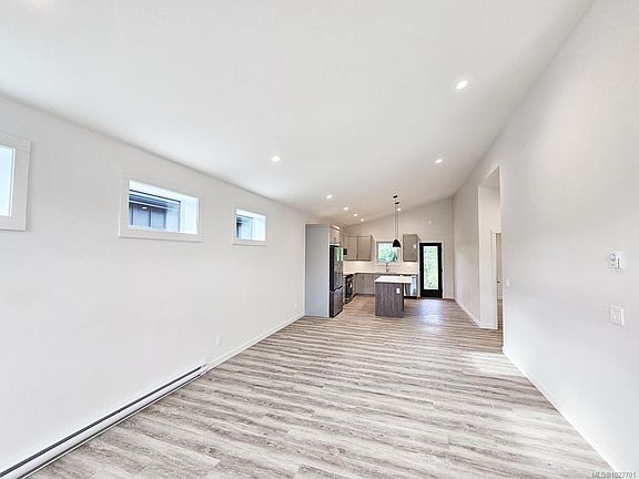 3rd image of 3025 Royston Rd #46