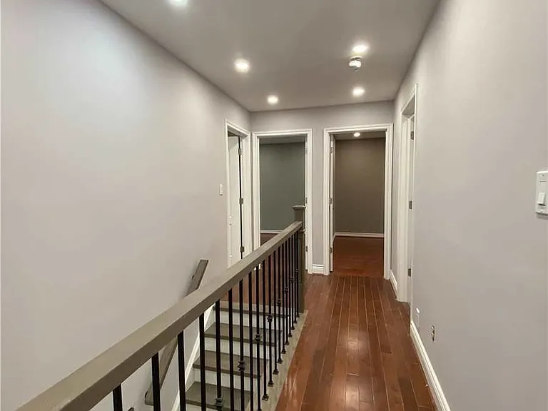 81 Eastman Cres #MAIN AND 2ND FLOORS — Photo 18