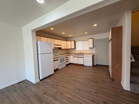 5th image of 429 Old Fort Rd #D