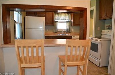 5th image of 21459 Seabury Ave