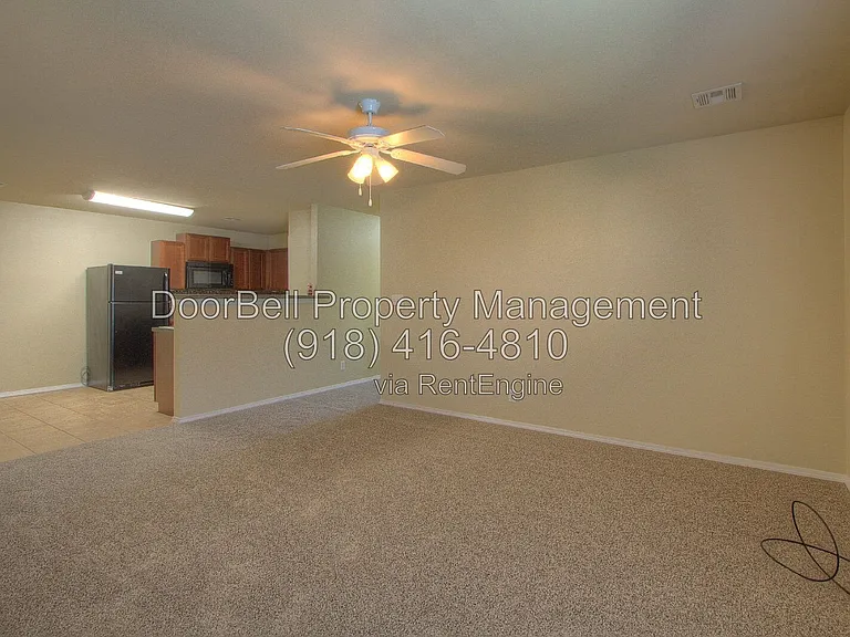 5807 N 34th St — Photo 4