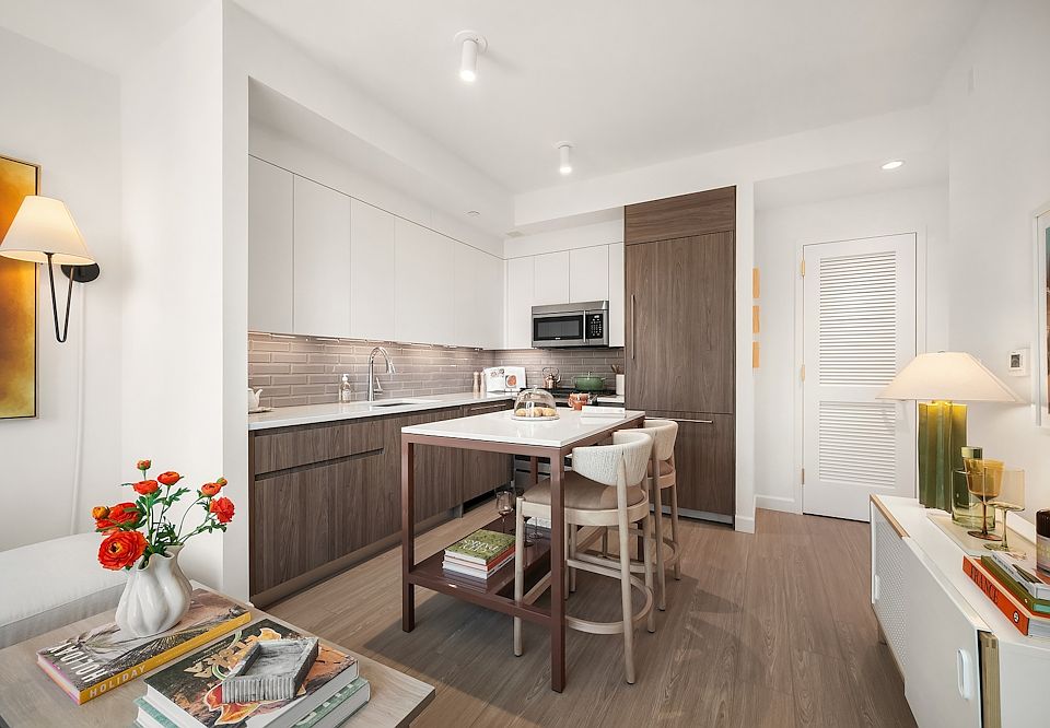 1st image of 550 10th Ave #2210