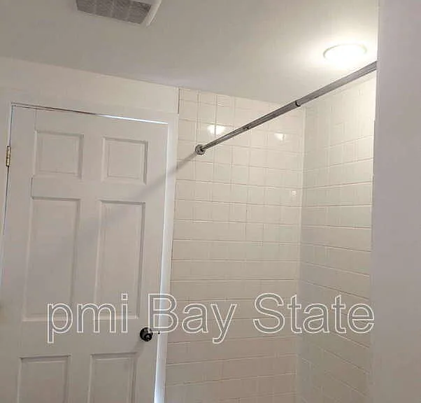 3 Weston St #1 — Photo 12