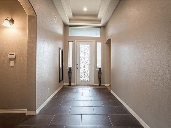 5th image of 14629 Hunters Grove Ave