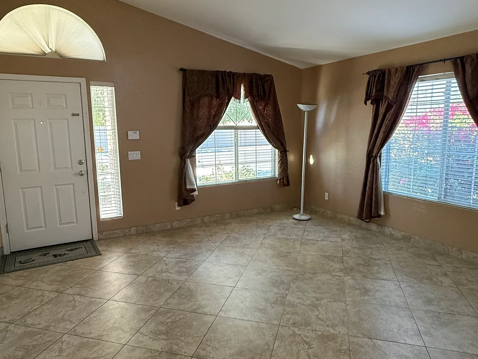 4 bed, 1707 sqft, $2,150 — Photo 3