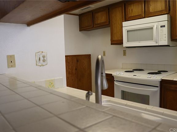 3rd image of 2929 N White Ave