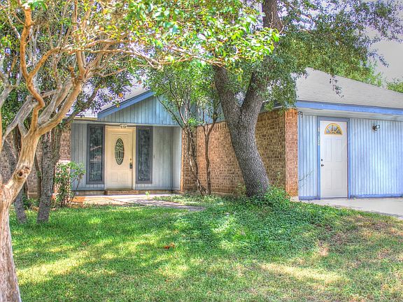 2nd image of 8730 Welles Dale Dr