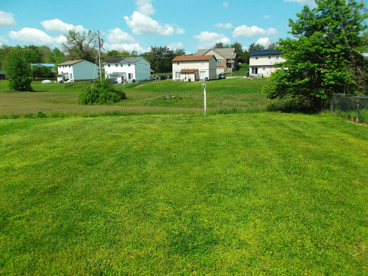 Building Photo - 1413 Kingswood Way