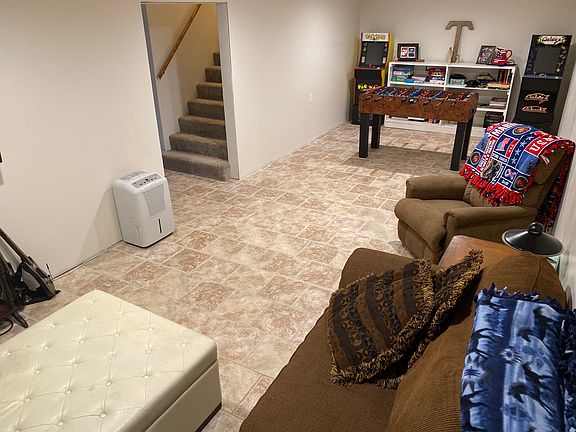 4th image of 111 Meadowcrest Ln