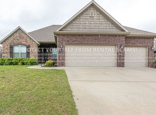 2912 W Featherock Way, Fayetteville, AR 72704