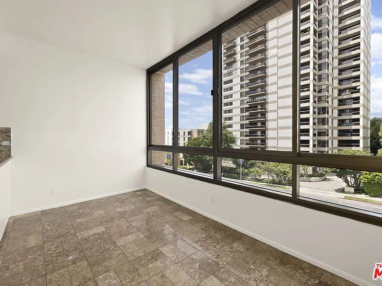 10430 Wilshire Blvd #202 — Photo 10