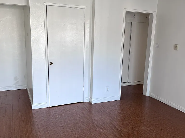 13824 Christine Dr #5 — Photo 10