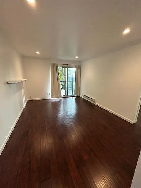 1126 Cherry Ave #99