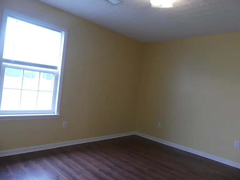 3117-3119 Winning Colors Way — Photo 10