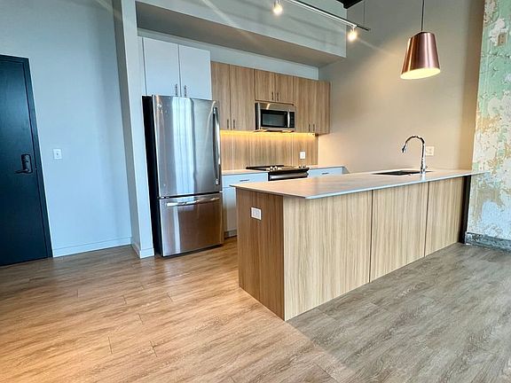 5th image of 2650 Locust St #213