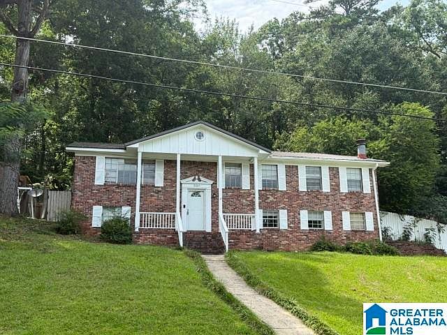 1st image of 2606 Rainier Dr NE