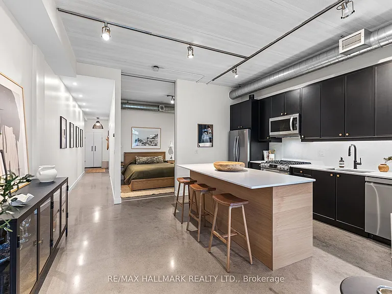 747 Queen St E #202 — Photo 13