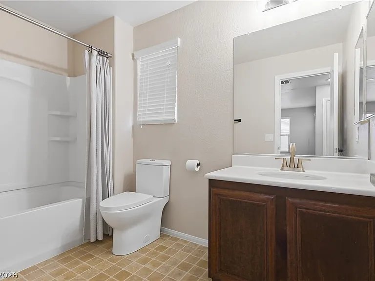 10847 Iona Island Ave — Photo 28