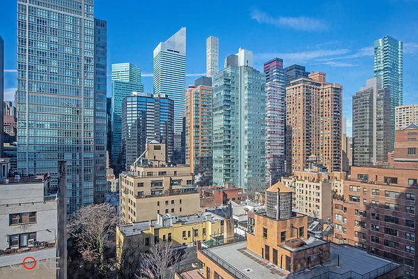 Rented by CORE | media 10