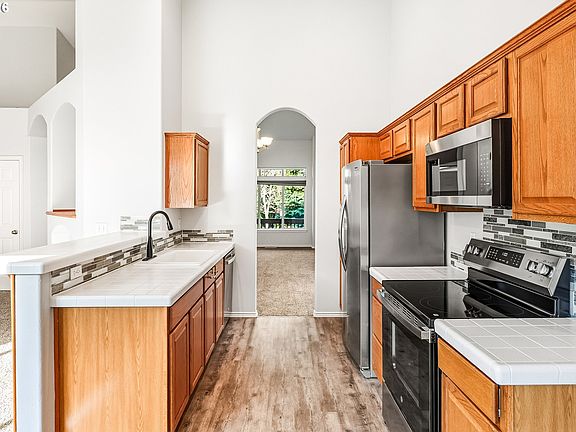 5th image of 17748 SW Elder View Dr