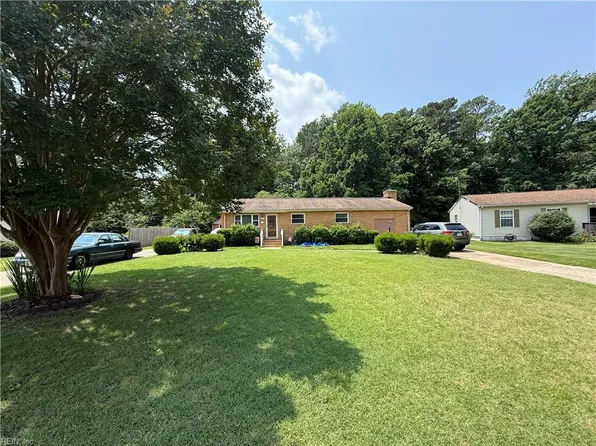 107 Carver Pl, Yorktown, VA 23692