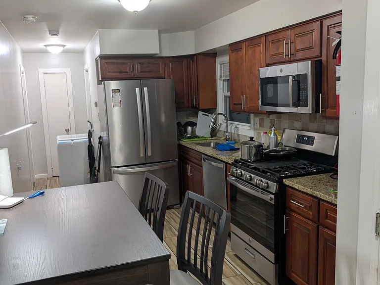 180 McAdoo Ave #2 — Photo 2