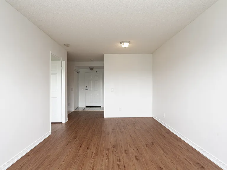 333 Sidney Belsey Cres — Photo 22