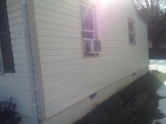 5th image of 2222 N Whitehill Dr