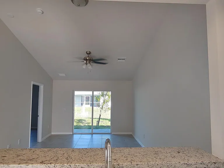 1719 SW 33rd St #101 — Photo 3