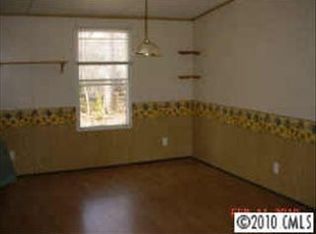 305 Canyon Ct, Mount Holly, NC 28120