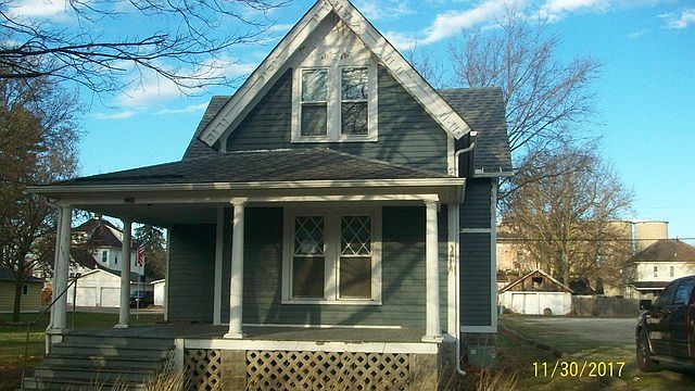 1st image of 105 N Oak St