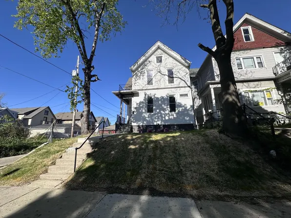 1221 N 24th St STREET, Milwaukee, WI 53205