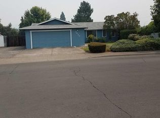 3020 Blackthorn Dr, Medford, OR 97504