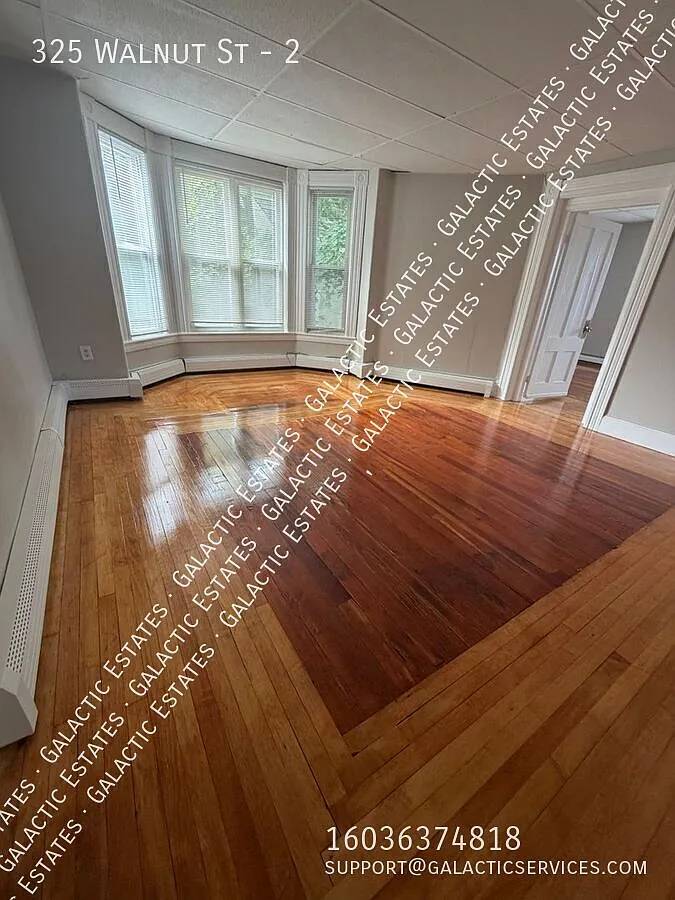 3 bed 1 bath heat included in rent — Photo 3