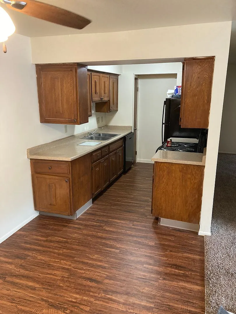 Forest Place Apartments — Photo 3