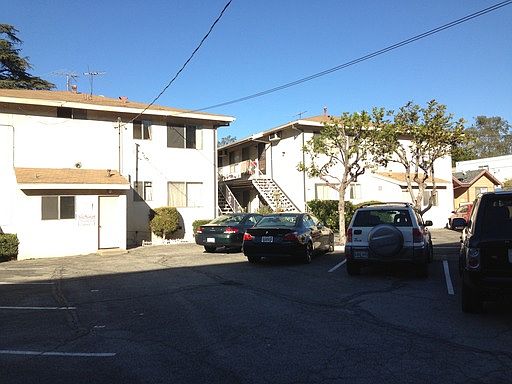 2nd image of 1124 E Doran St APT B