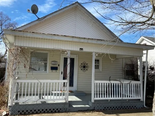 108 Henry St, Ravenswood, WV 26164