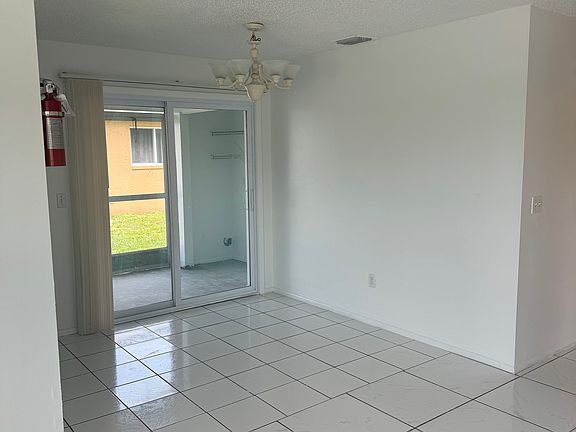3rd image of 25 SE 23rd Pl #1