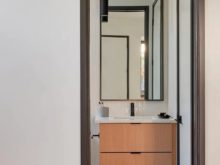 1111 Gunter St #1 — Photo 9