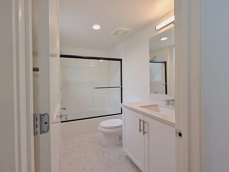 19071 Main St #105 — Photo 14
