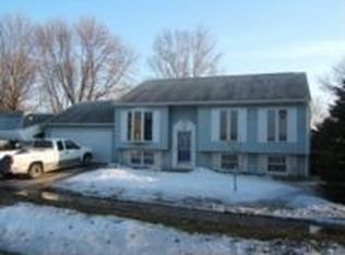 106 Mathews Dr, Gilbert, IA 50105