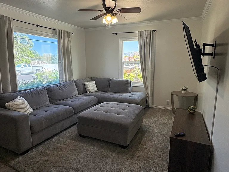 842 N 200 E — Photo 2