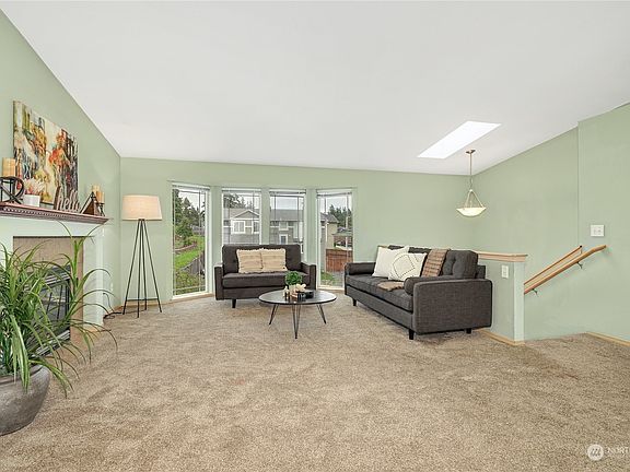 4th image of 3124 72nd Avenue NE