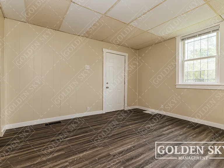 1203 W 1st St — Photo 2