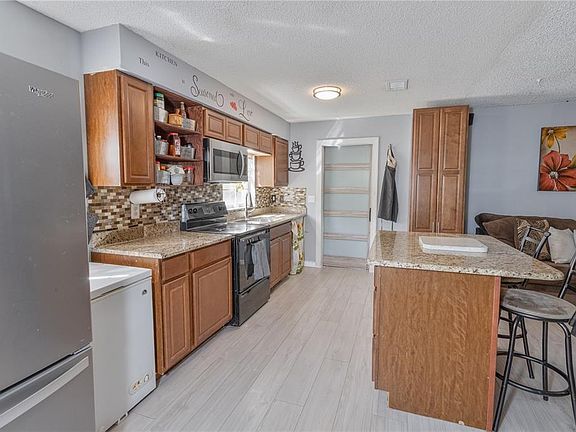 4th image of 3112 Oranole Rd