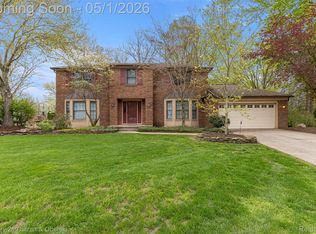 29216 Arlington Way Ct, Farmington Hills, MI 48331